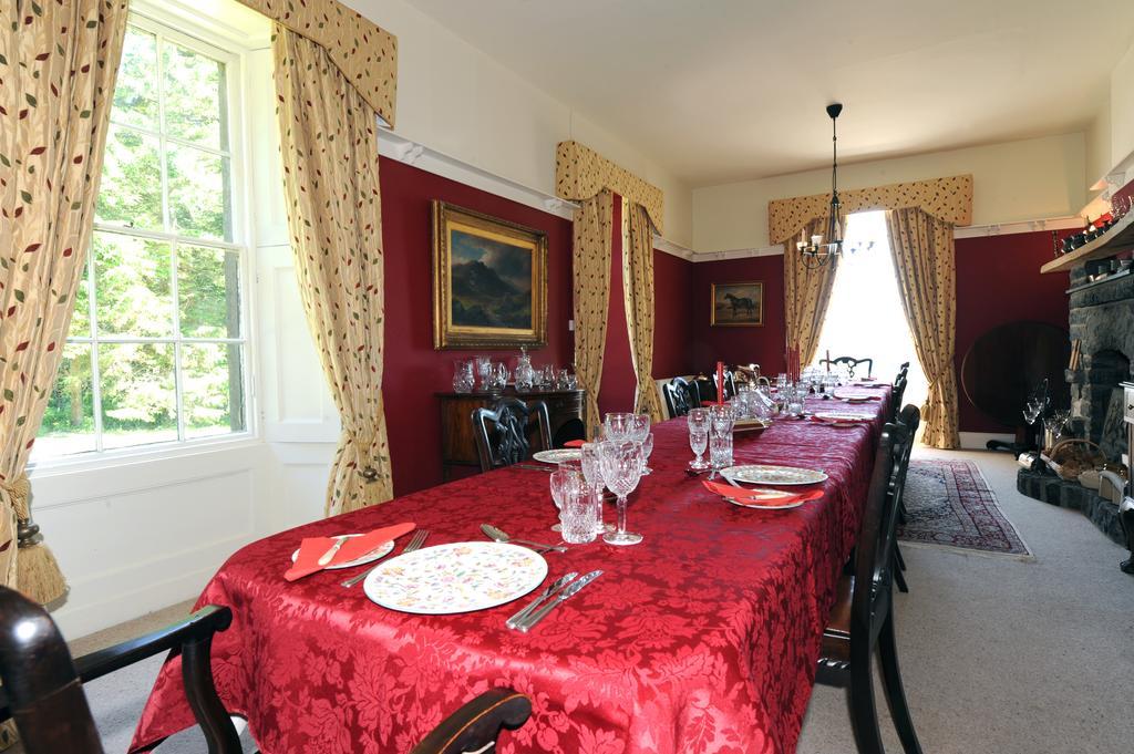 Гостевой дом Boulston Manor Хаверфордуэст Экстерьер фото