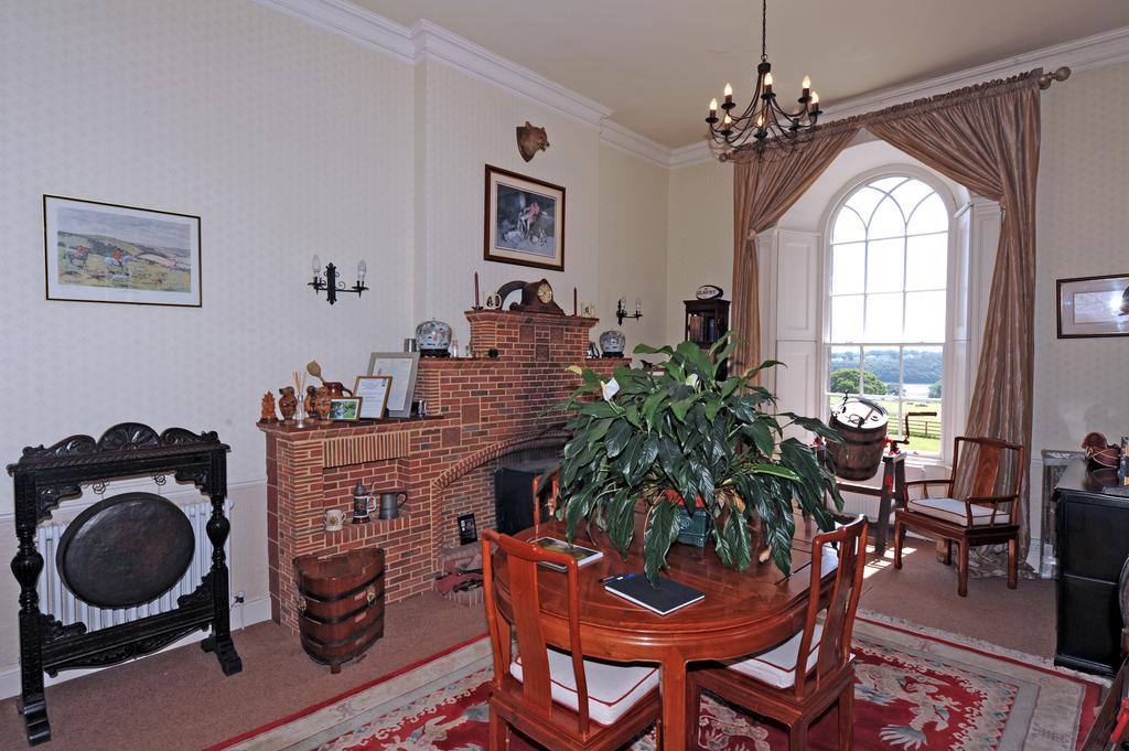 Гостевой дом Boulston Manor Хаверфордуэст Экстерьер фото