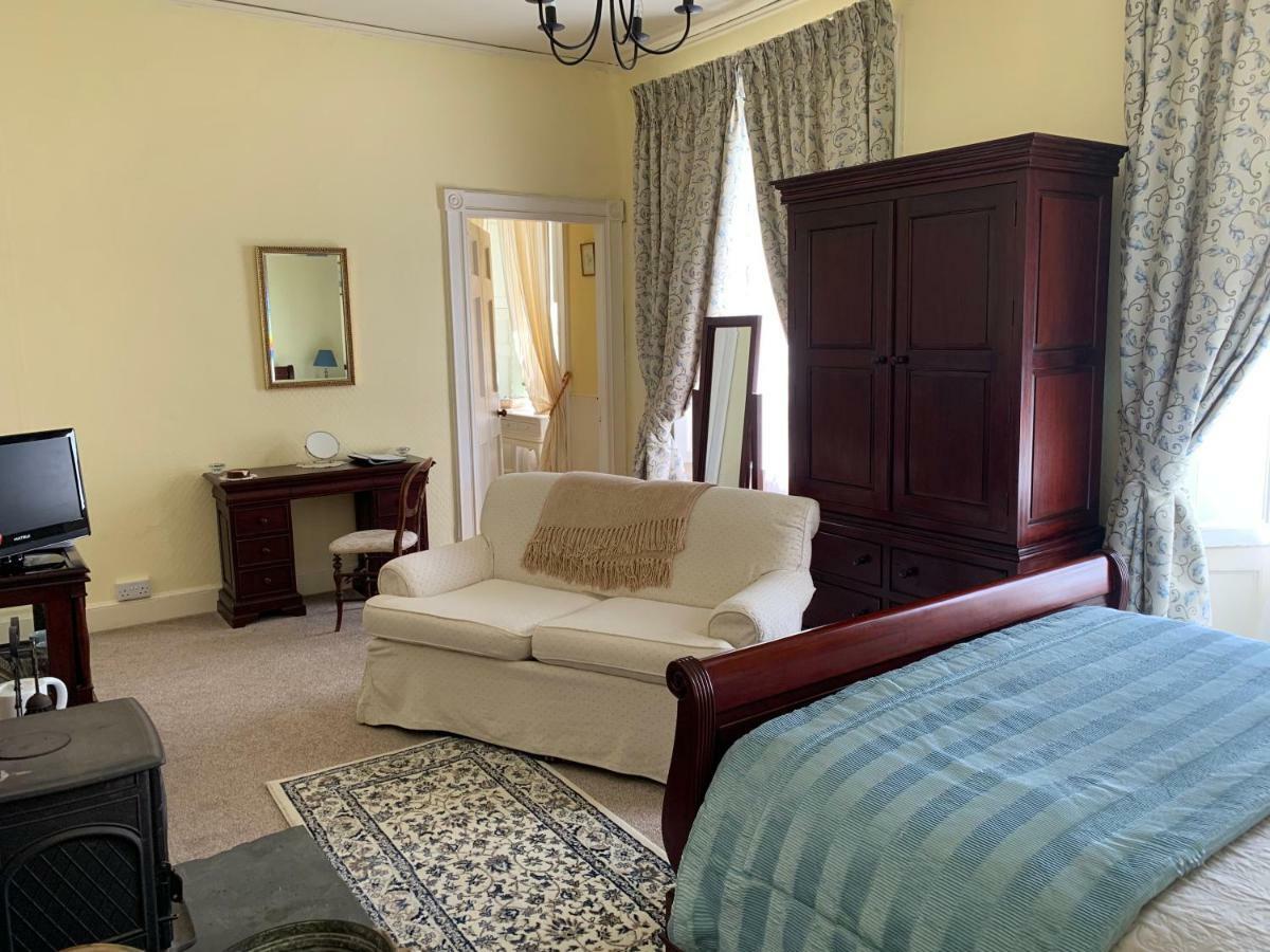 Гостевой дом Boulston Manor Хаверфордуэст Экстерьер фото