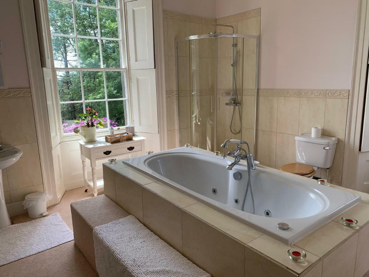 Гостевой дом Boulston Manor Хаверфордуэст Экстерьер фото