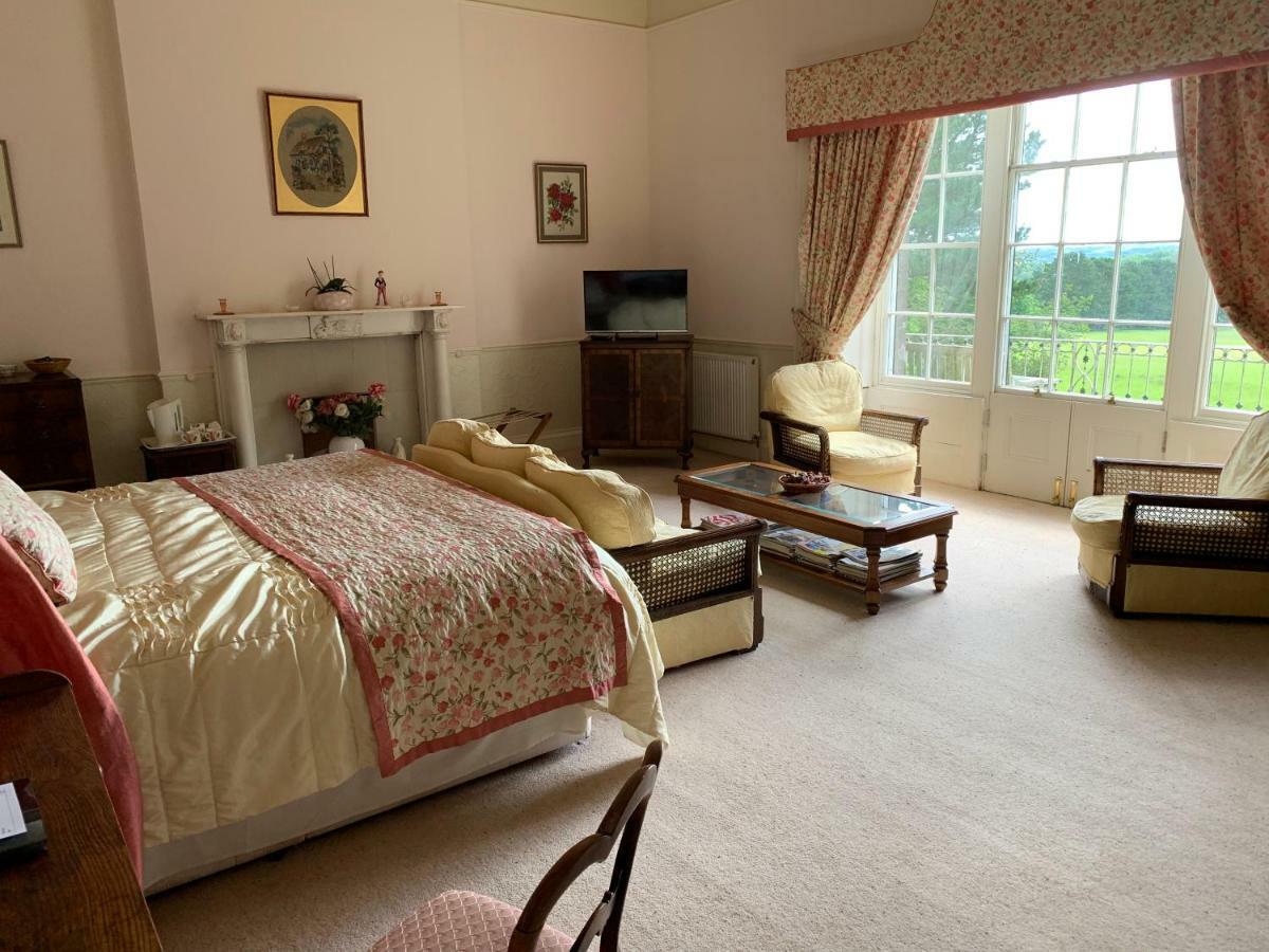 Гостевой дом Boulston Manor Хаверфордуэст Экстерьер фото